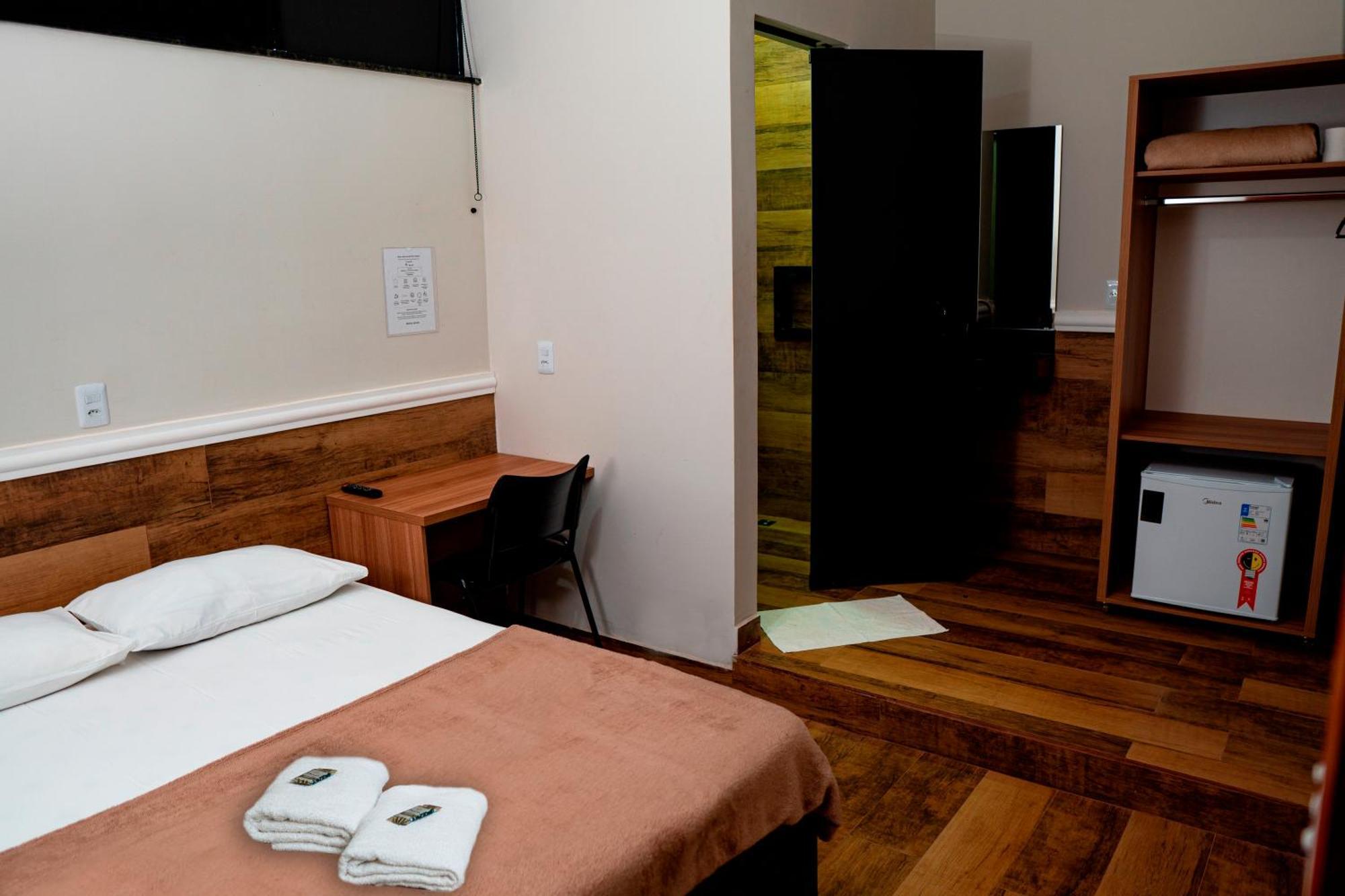 Hotel Nixon Proximo, Rodoviaria, Prefeitura E A Matriz Central Itaí Exteriör bild