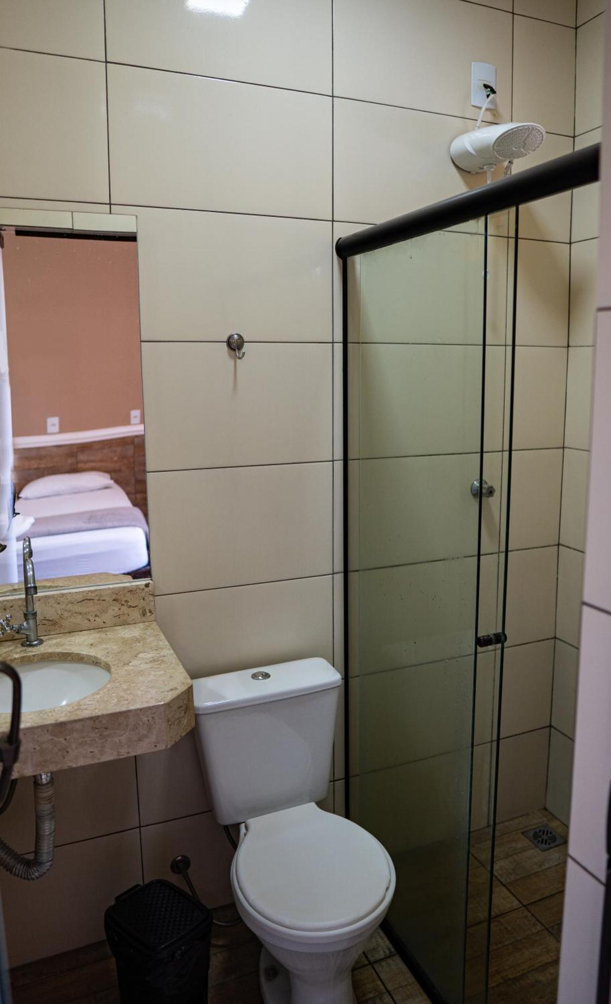 Hotel Nixon Proximo, Rodoviaria, Prefeitura E A Matriz Central Itaí Exteriör bild