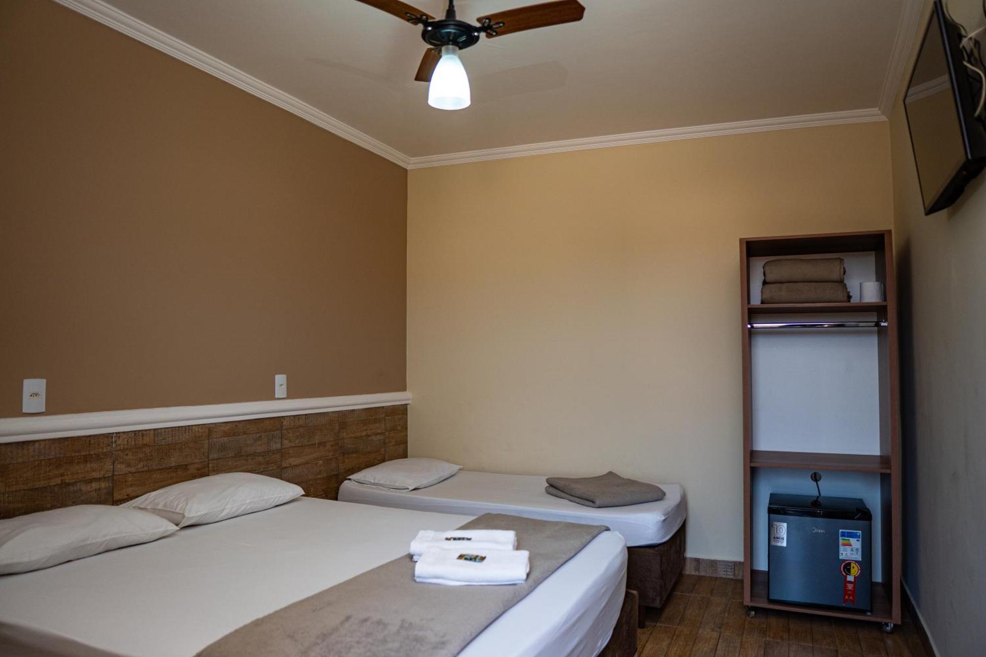 Hotel Nixon Proximo, Rodoviaria, Prefeitura E A Matriz Central Itaí Exteriör bild