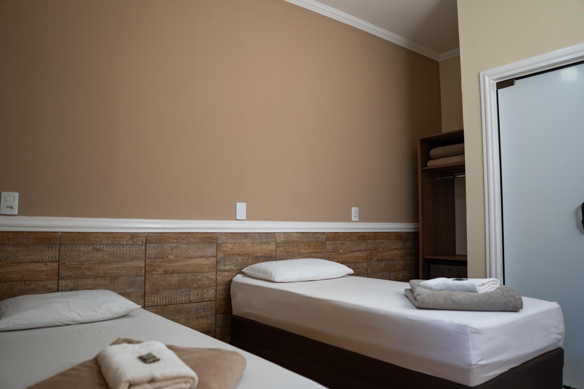 Hotel Nixon Proximo, Rodoviaria, Prefeitura E A Matriz Central Itaí Exteriör bild
