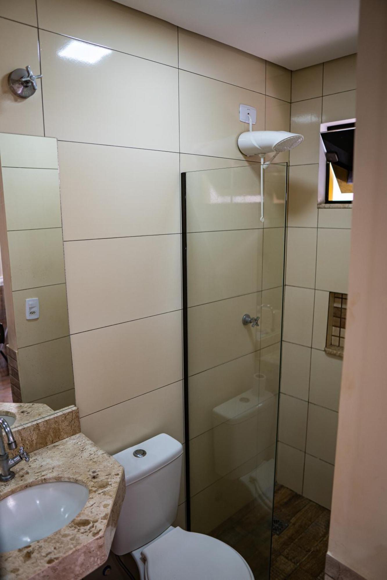 Hotel Nixon Proximo, Rodoviaria, Prefeitura E A Matriz Central Itaí Exteriör bild